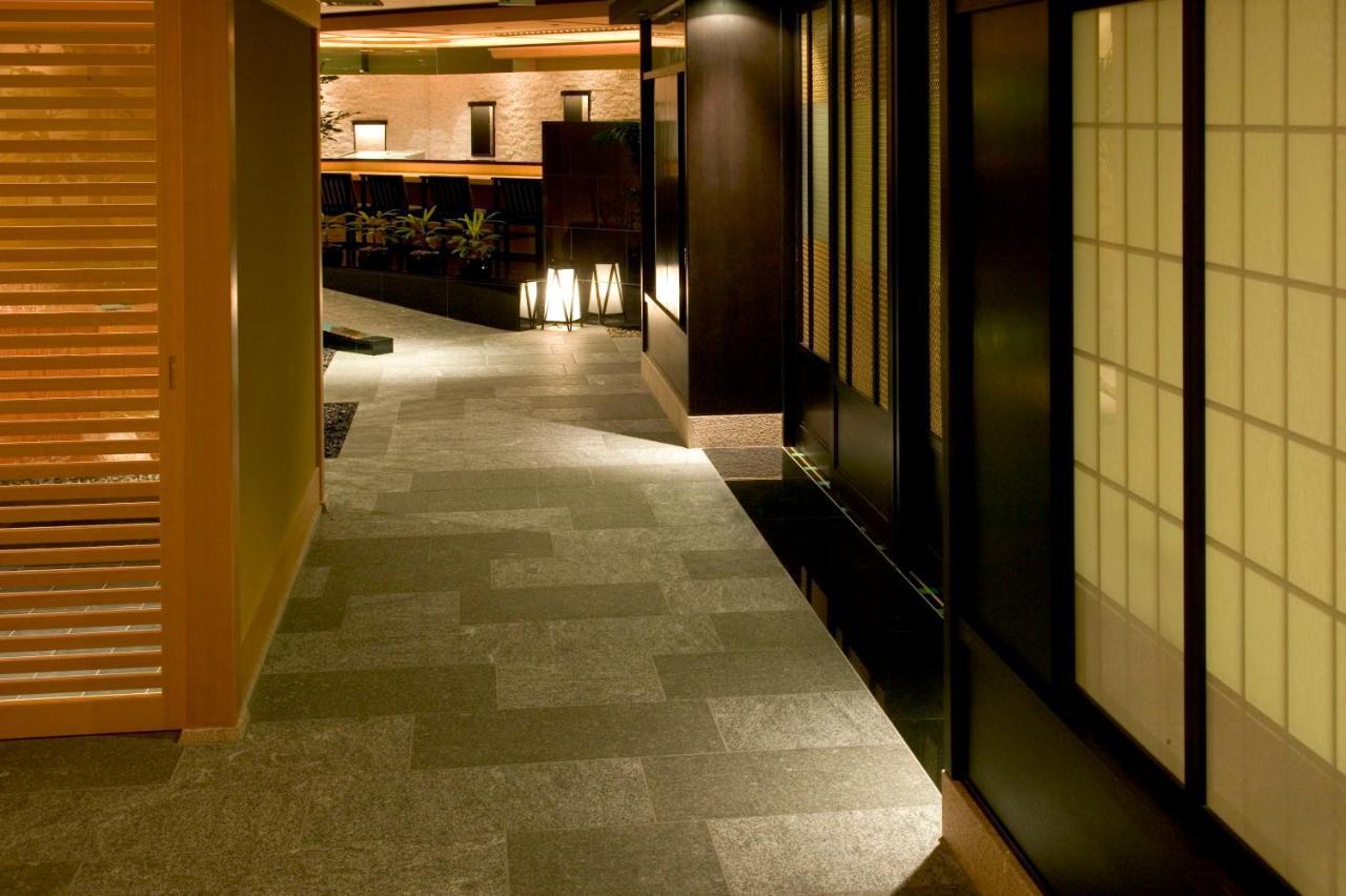Sheraton Miyako Hotel Osaka Buitenkant foto